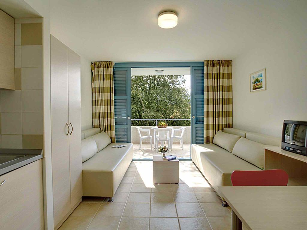 Eurocamp Mobile Homes At Fkk Nudist Campsite Solaris Tar-Vabriga Exterior foto