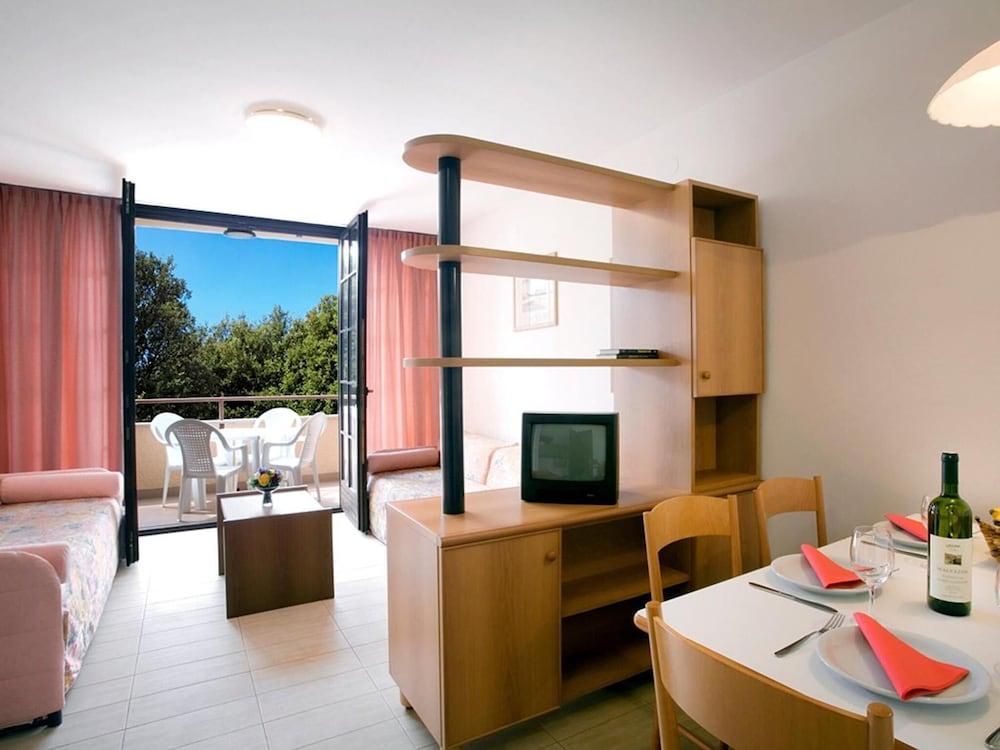 Eurocamp Mobile Homes At Fkk Nudist Campsite Solaris Tar-Vabriga Exterior foto